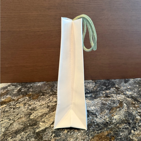 Van Cleef & Arpels Gift/Paper Bag - Picture 2 of 3